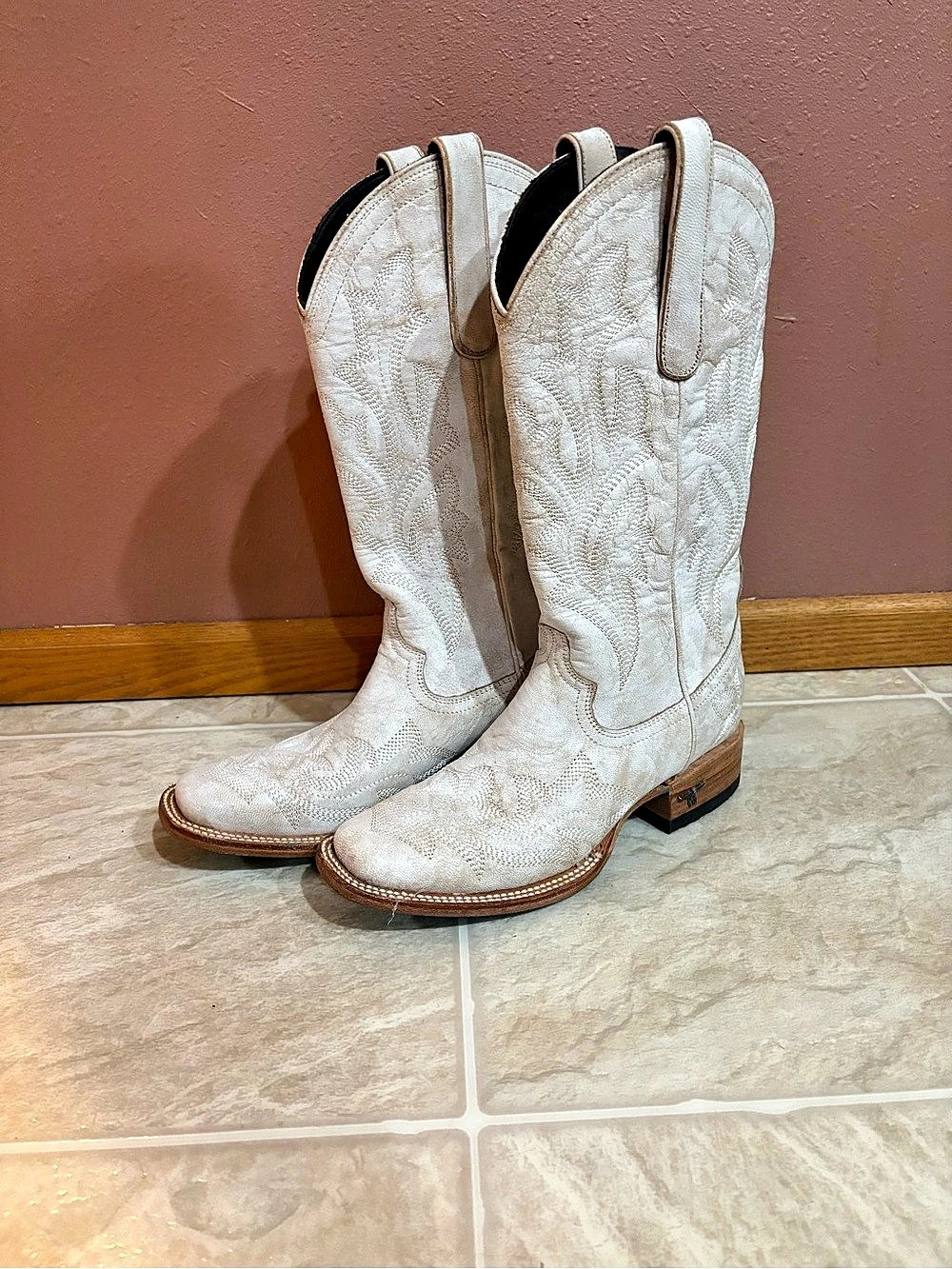 Lane 2002683 Western Embroidered Boots in White US 8.5